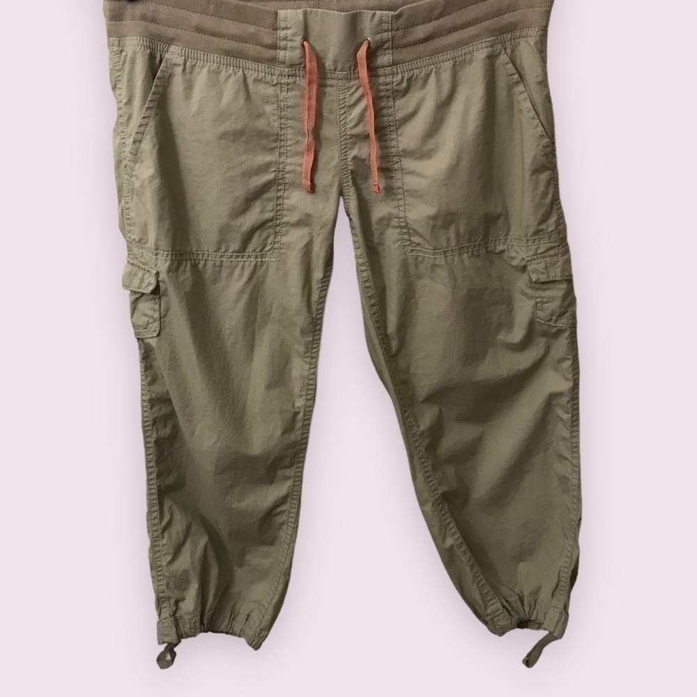 THE Northface Womens Cotton Blend Cropped Lightweight Tan Hiking Pants Size M
